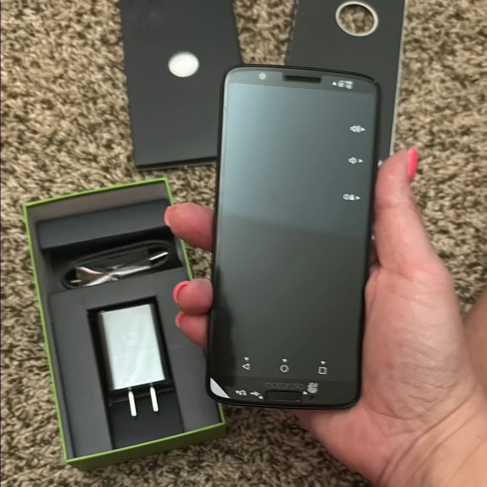 Motorola Moto G6 Lime Green Packaging BRAND NEW IN BOX NEVER USED!!